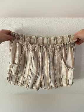 Striped Elastic Waist Shorts in Cream and Tan